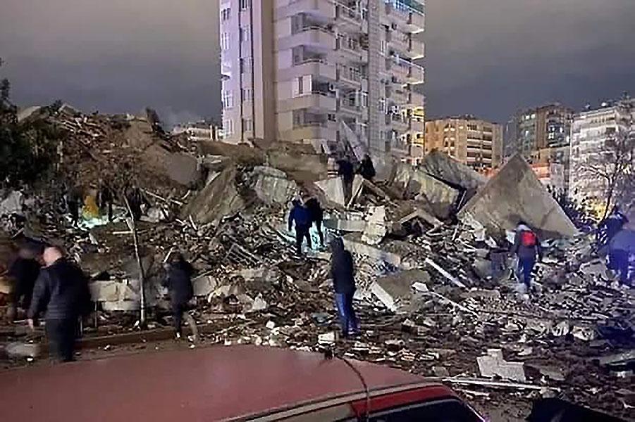 Zerstörung nach Erdbeben in Türkei / Syrien - 02/2023